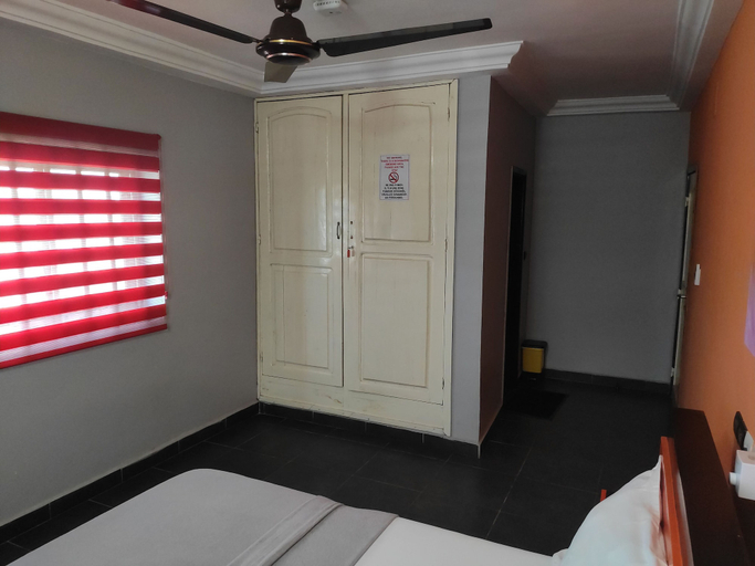 Room 3, Room-economy Double Bed in Lome Togo, Golfe (incl Lomé)
