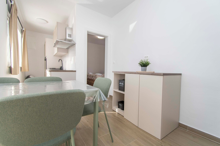 Dining 3, Apartments Stay Near Paklenica, Starigrad