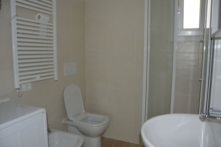 Bathroom, Comfortable Flat Close to the Beach, Venezia