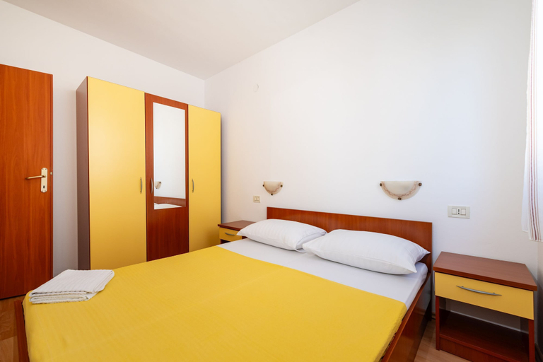 Room 3, Comfortable Apartments Malina B4 br 4, Novalja