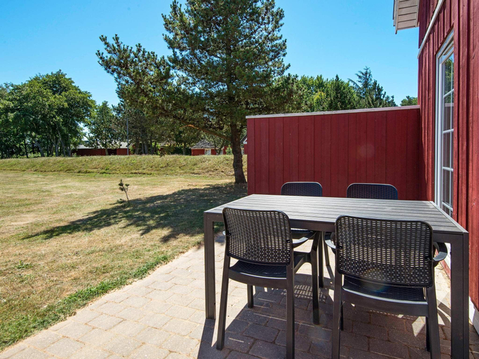 View 2, 6 person holiday park home in Blåvand, Varde