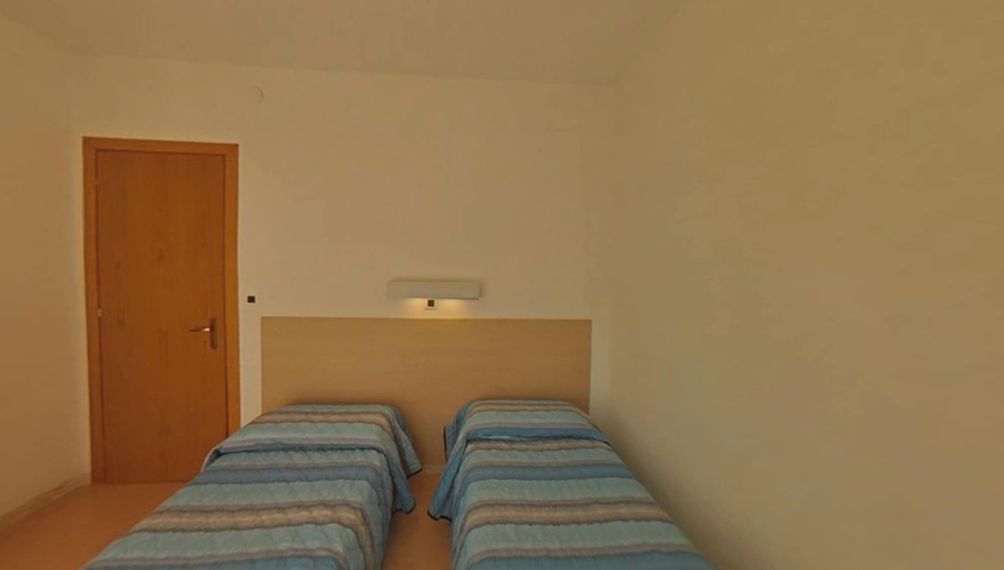 Room 5, Inviting Flat Near the Beach and Main Shops, Udine