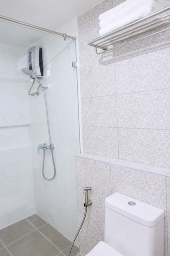 Bathroom 5, Christella Hotel Laemchabang, Si Racha