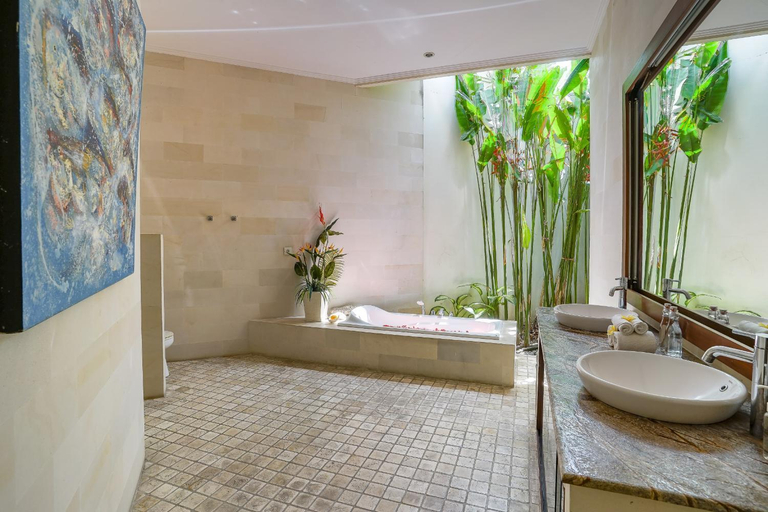 Bathroom 4, Villa Suliac - Luxurious Private 3BR Villa in Central Seminyak, Badung