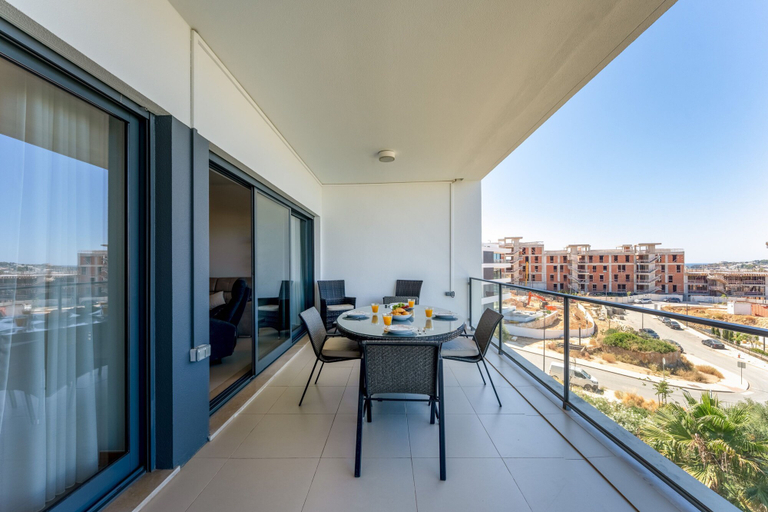 Room 5, Marina Village Retreat Pool Garage Prime lo, Lagos