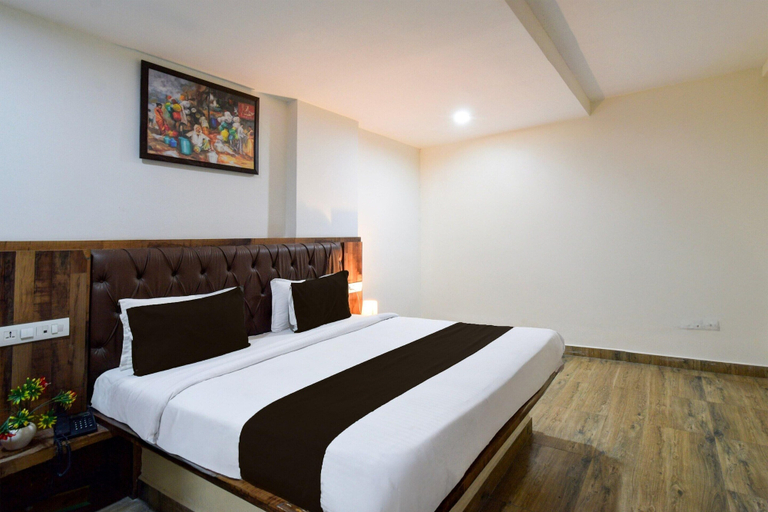 Room 5, Deluxegrace Complex, Ranga Reddy