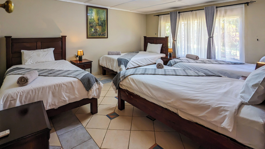 Others 1, Zambezi Family Lodge - Leopard Room, Hwange