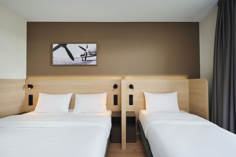 Room 2, Premiere Classe Warsaw Airport, Warsaw