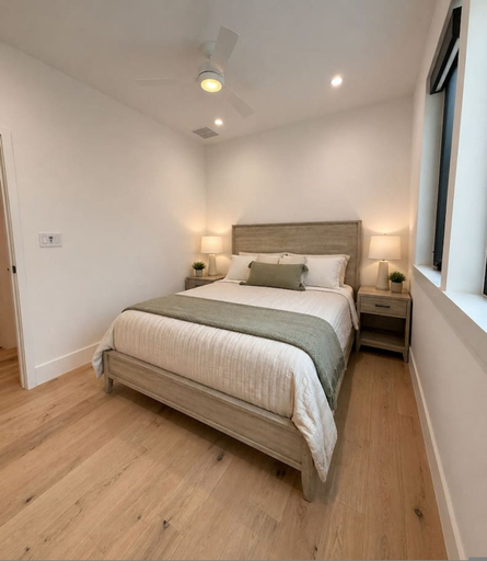 Room 4, New Build Downtown Views Pool Spa Walkable, Travis