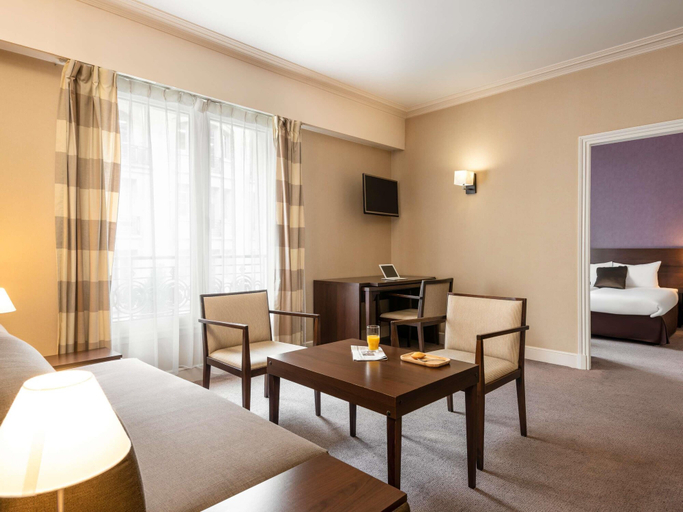 Bedroom 2, Aparthotel Adagio Paris Haussmann, Paris