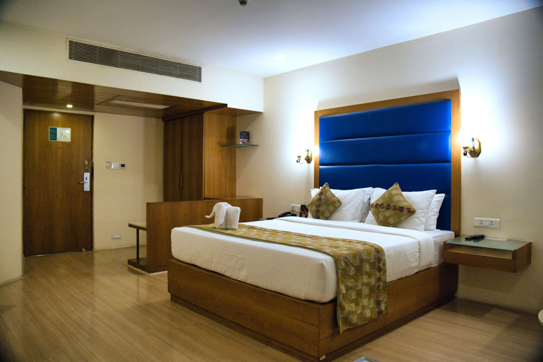 Bedroom 4, Peerless Hotel Hyderabad, Hyderabad