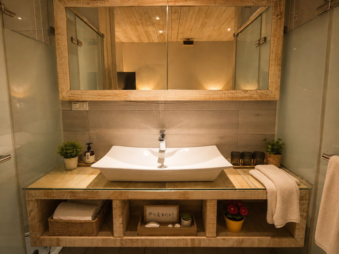 Bathroom 4, Azure Inn, Pingtung