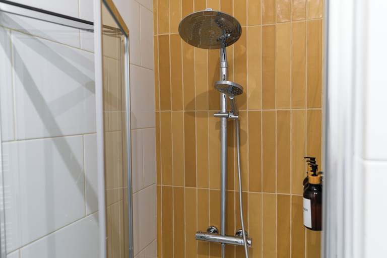 Bathroom 3, Central Ghent Stylish 1BR&1LR Apt WIFI, Oost-Vlaanderen