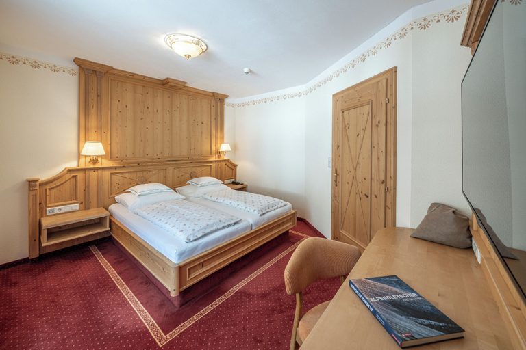 Bedroom 3, Natur & Alpinhotel Post, Imst