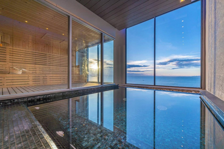Pool 2, Seaview Beach Front Gem At A Great Price, Pattaya