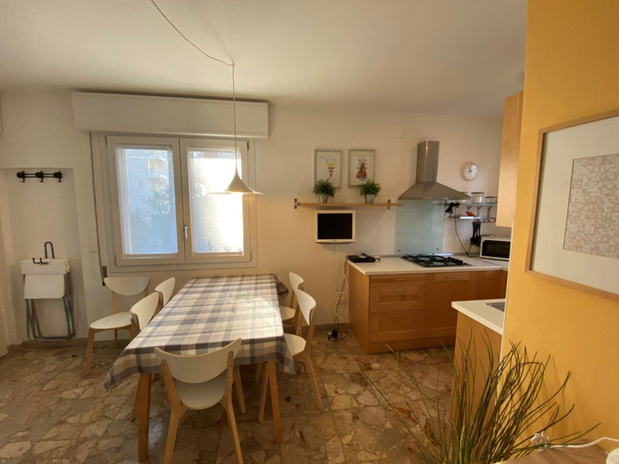 Primary image, First Floor Apartment Steps From the Beach, Venezia