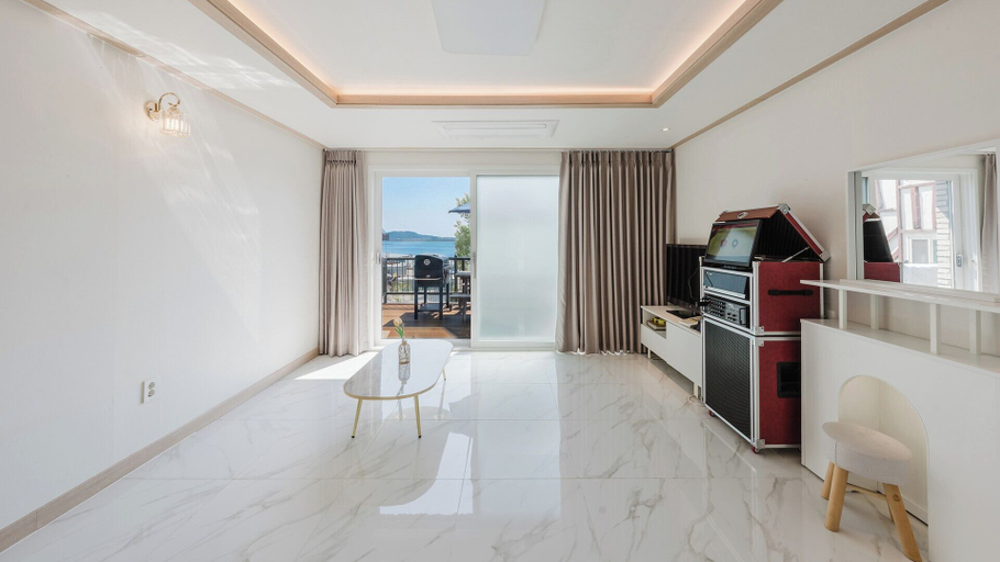 Room 4, Ganghwa Glory Bada Pension, Ganghwa