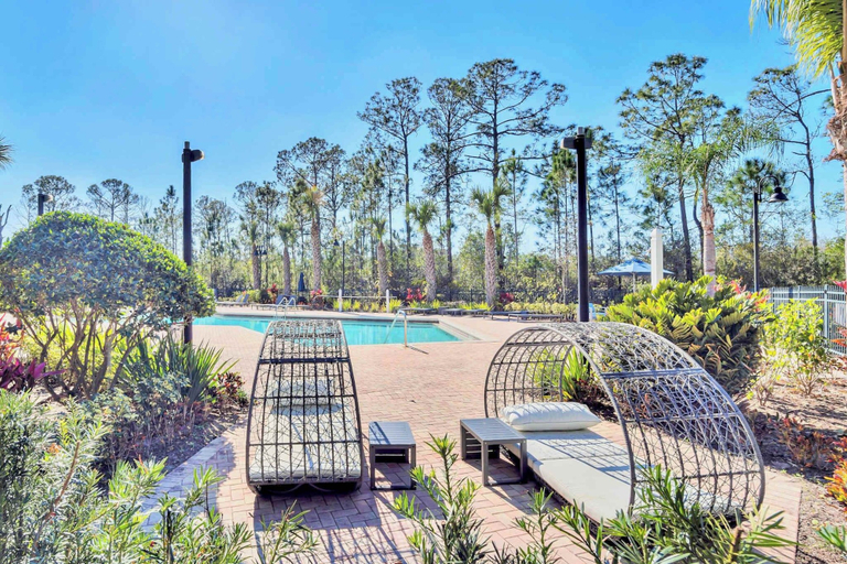Interior 3, Upstay - Pet-friendly Suite w Pool, Sauna, Orange