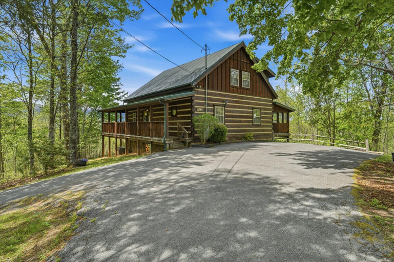 Exterior 5, Chubby & Cubby's Den, Sevier