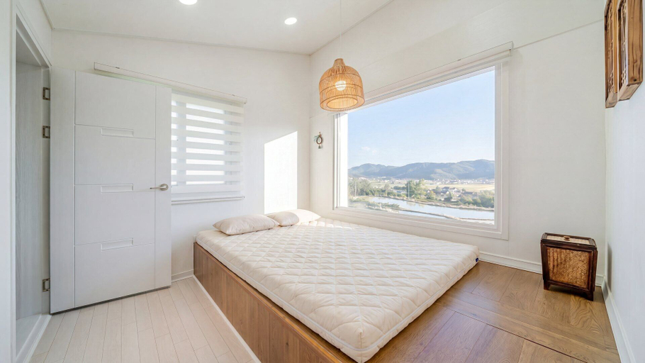 Room 3, Gyeongju The Glamping Pool Villa, Gyeongju