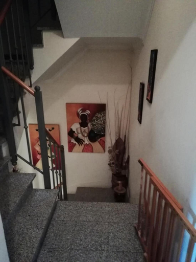 Hallway 2, Room-bed 13 in a 6-bed Mixed Dormitory r, Sintra