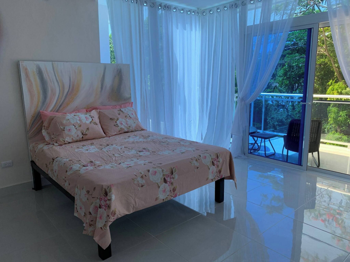 Room 5, Luxurious Bright and Stylish, 7 Bedroom Villa, Sosua