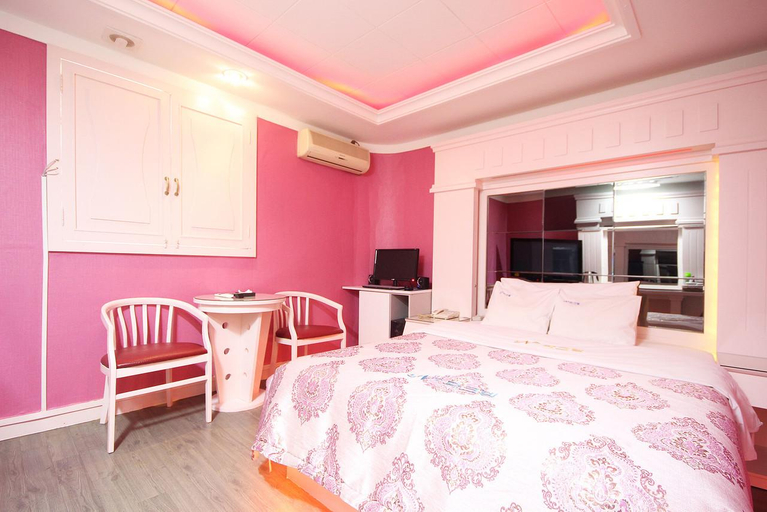 Bedroom, Iksan N Parktel, Iksan