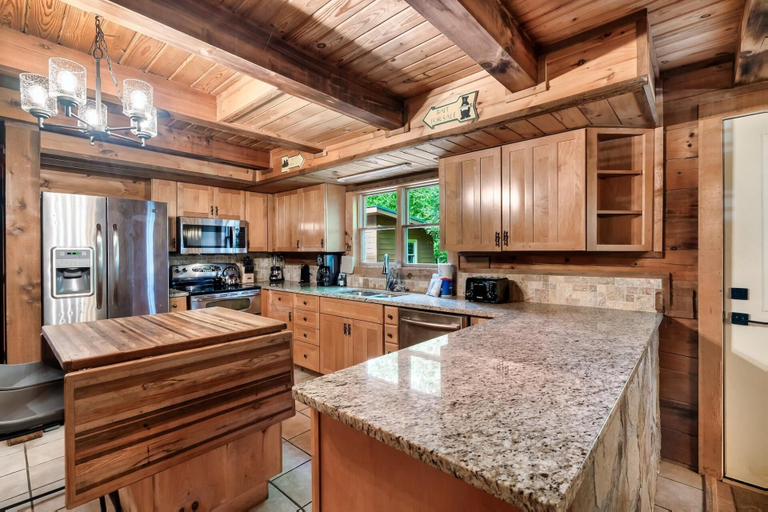 Private kitchen 2, Eagles Perch Pool Cabin, Sevier