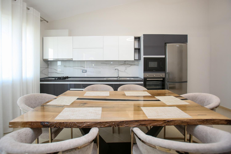 Kitchen 3, Sale e Sole Rooms, Vlorës