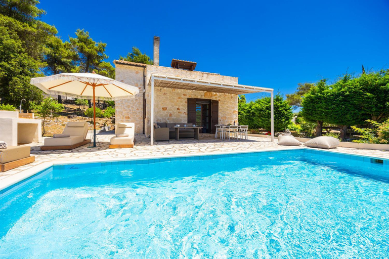 Others 4, Villa Boscheto Tria, Ionian Islands