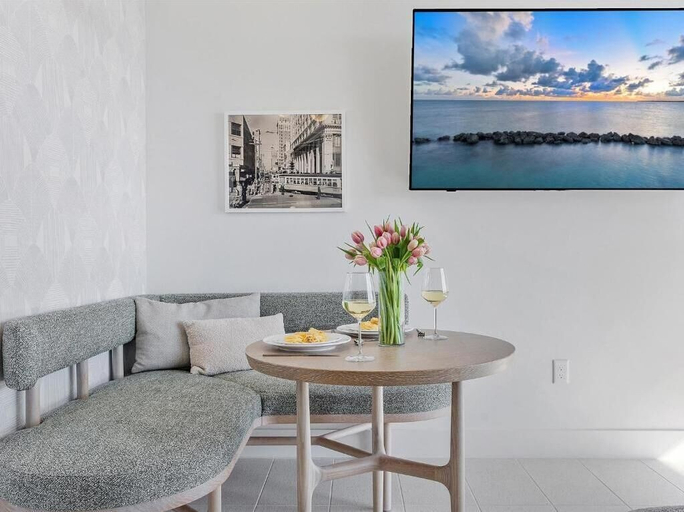 Interior 2, Miami Vacation Rentals Downtown with Pool, Miami-Dade