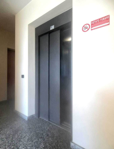 Interior 5, Modern Flat 1 Near the Swiss Border in Viggiù, Varese