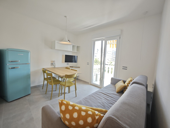 Living room, Stylish and Equipped Flat in Lignano With sea View, Udine