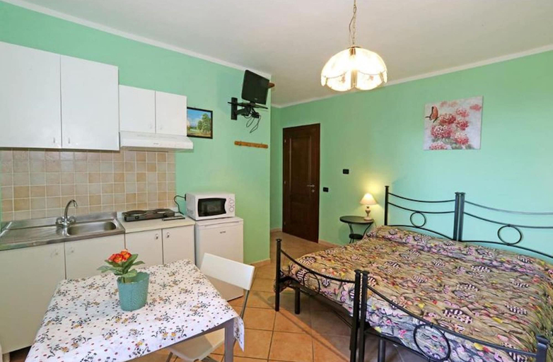 Bedroom 3, Agriturismo Al Brich Studio Apartment Margherita, Cuneo