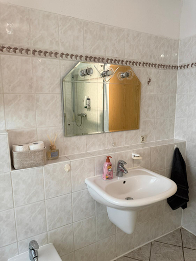 Bathroom 2, Komfortables Messehaus für Gruppen & Firmen | Sauna | Nähe Messe, Region Hannover