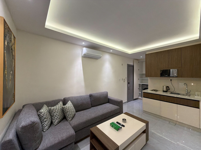 Living room 2, 105 JRE apartment with stunning boulevard veiw, Wadi Essier