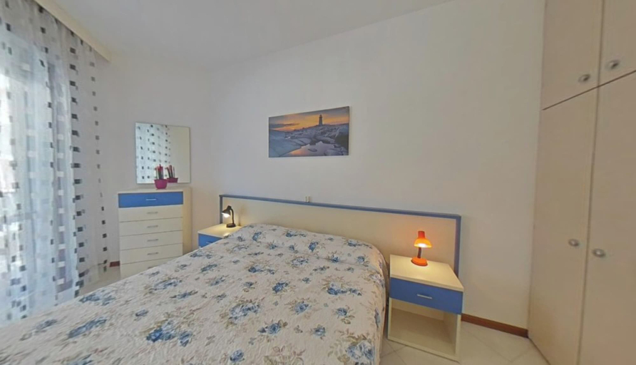 Room 2, Comfortable Apartment in a Residence With Pool, Udine