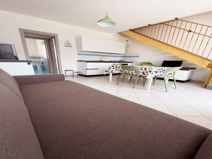 Others 5, Modern Three-bedroom Apartment in Residence with Pool, Rovigo
