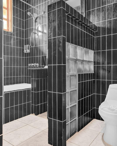 Bathroom 3, Hotel Playa Bejuco, Parrita