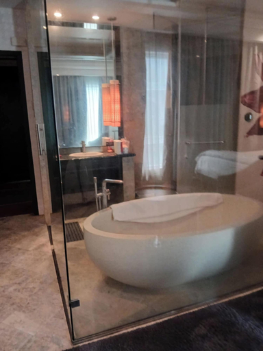 Bathroom 5, Comfortable Room, 100m to Walking st, 5th Floor, Angeles City