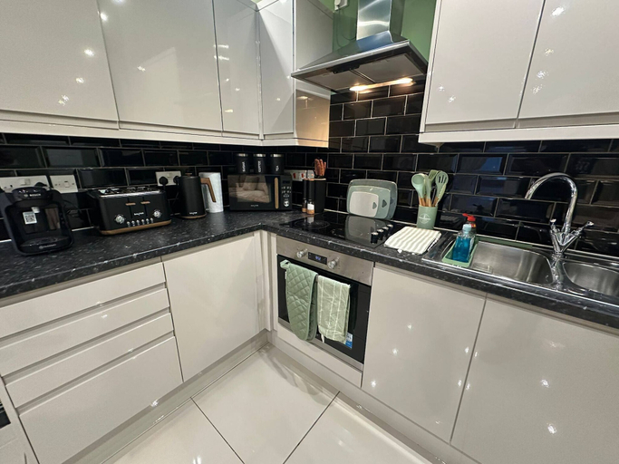 Interior, Stylish 2 Bed Flat Parking Sutton Coldfield, Birmingham