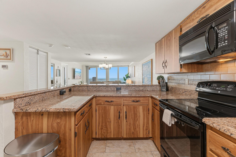 Private kitchen 3, The Shores Club 402, Volusia