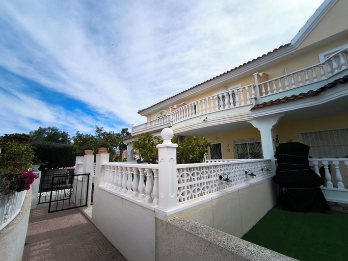 Property entrance 5, Quesada Holiday Bungalow, Alicante