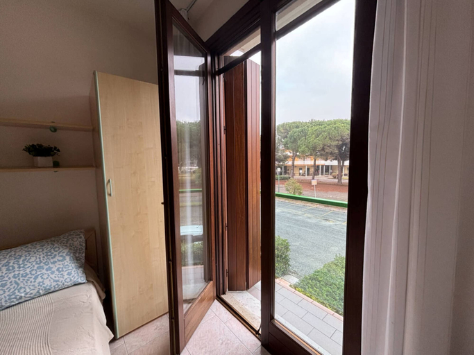 Room 4, Holiday Apartment Nestled in a Residence With Pool, Venezia