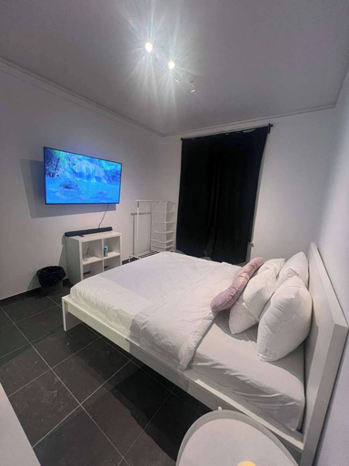 Bedroom 2, Suite With Private Jacuzzi, Liège