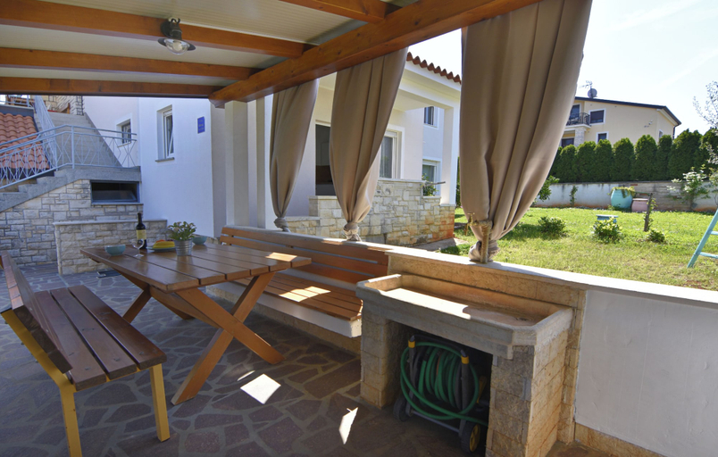 Terrace/patio 2, Apartment With Garden and BBQ Area, Umag