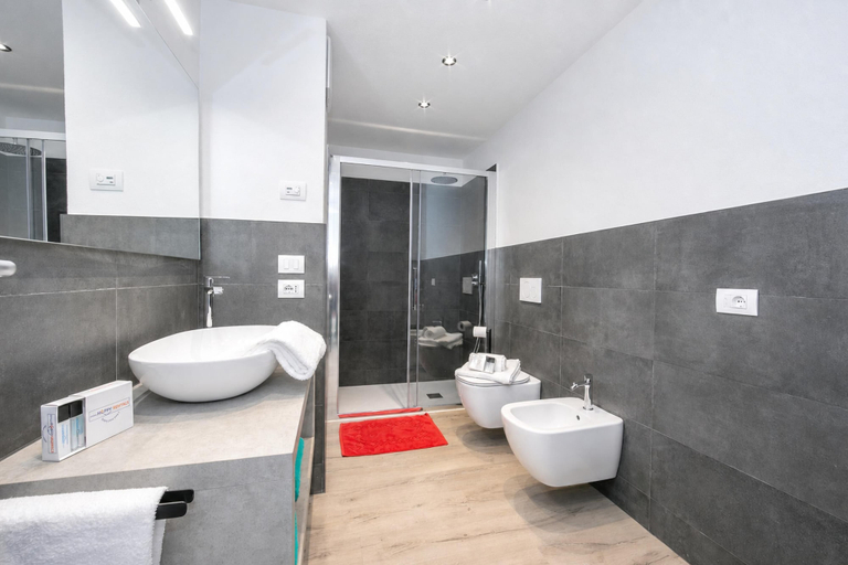 Bathroom 5, Rustichel Fantastic Lake View, Brescia