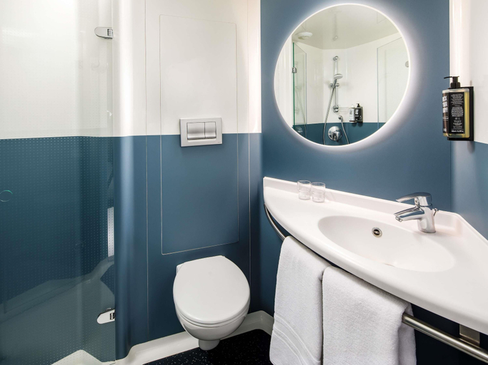 Bathroom 4, ibis London Blackfriars, London