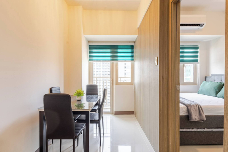 Dining 4, J5 Bayview Elegant Retreat With Stunning Views, Pasay City