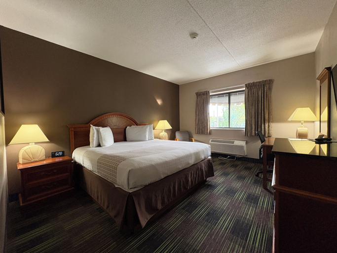 Bedroom 4, South Shore Inn, Erie